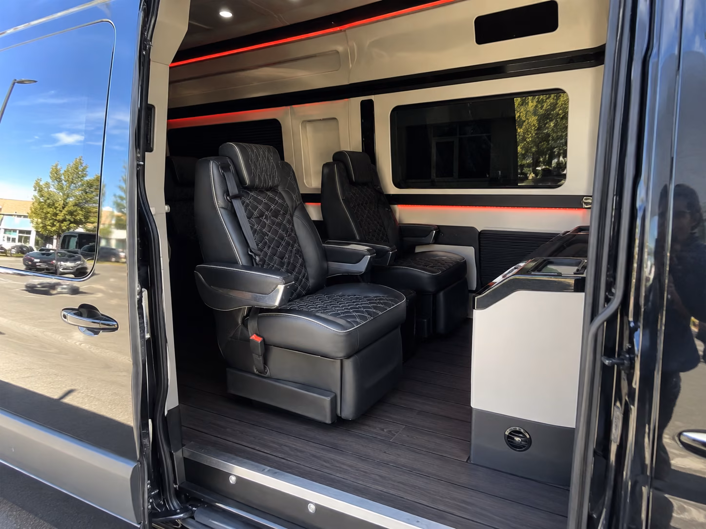 oakland bus rentals for california road trips and oregon travel